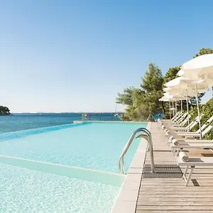 Crvena Luka Биоград-на-Мору