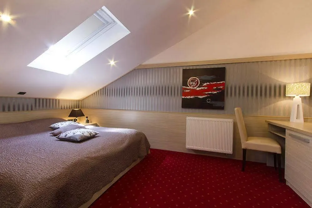 Hotel Galija Pula 3*,